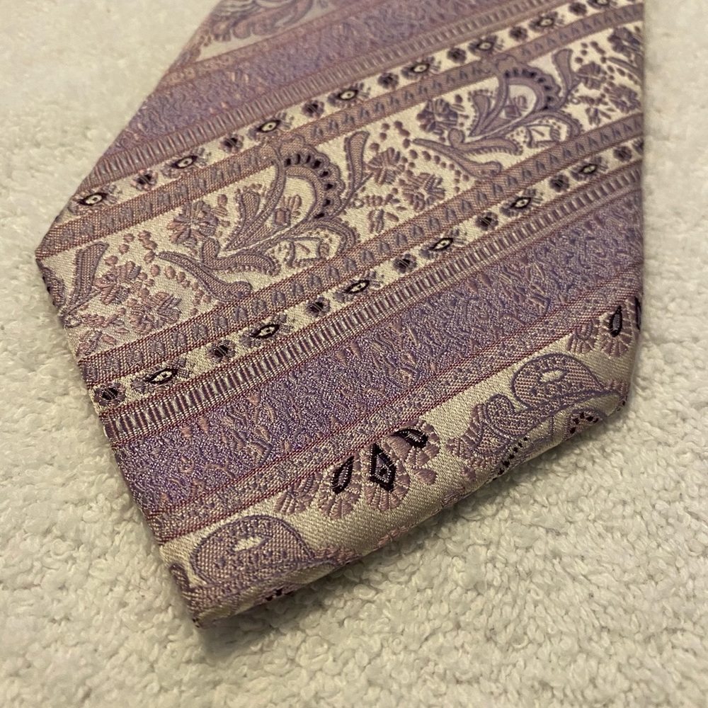 Brand New Super Trendy Tie By FERRE